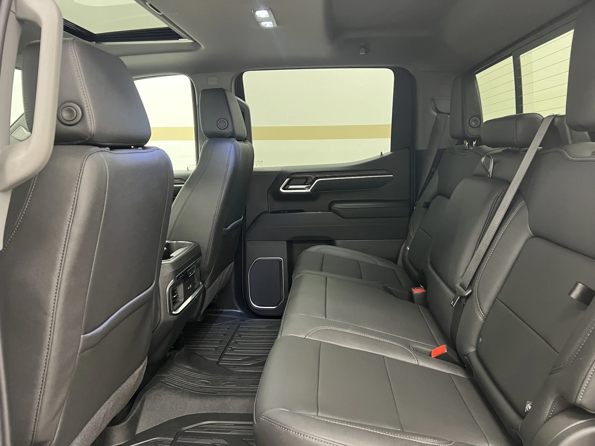 2026 GMC Sierra 1500 SLT - Photo 12