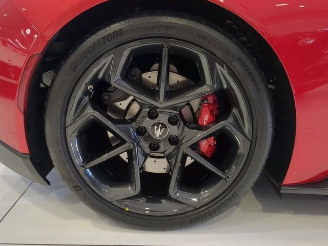 Used 2022 Rosso Vincente Maserati Base image 9