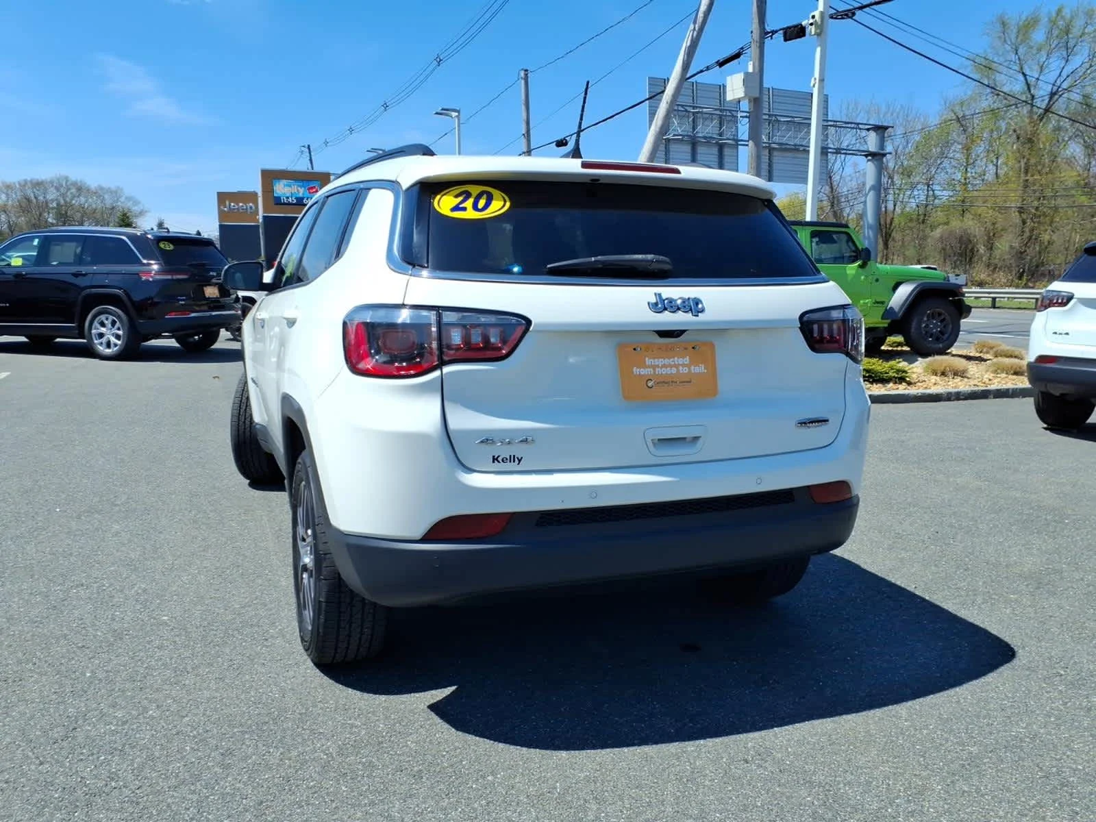 Certified Used 2020 White Clearcoat Jeep Latitude w/Sun/Safety Pkg image 10