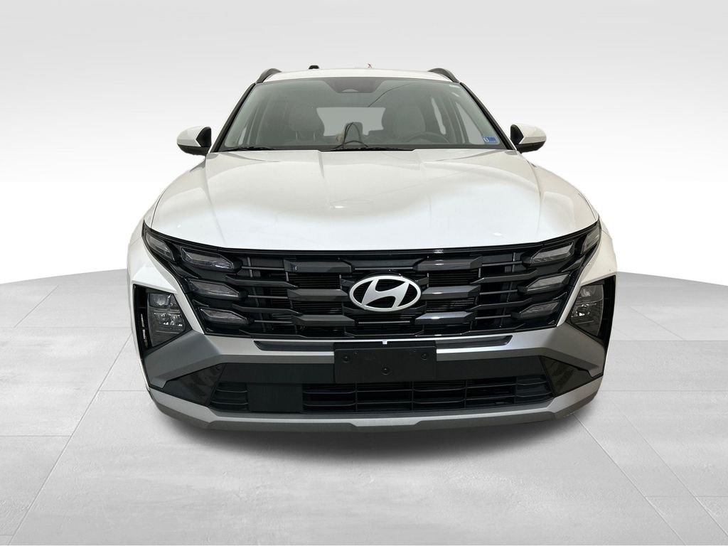 Used 2025 White Hyundai SEL image 9