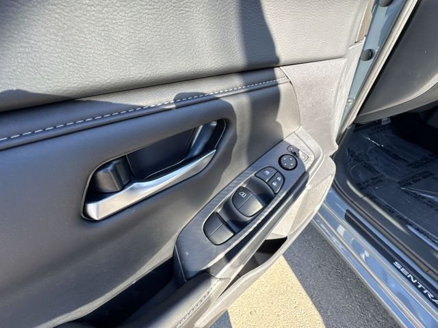 Used 2025 Gray Nissan SV image 13