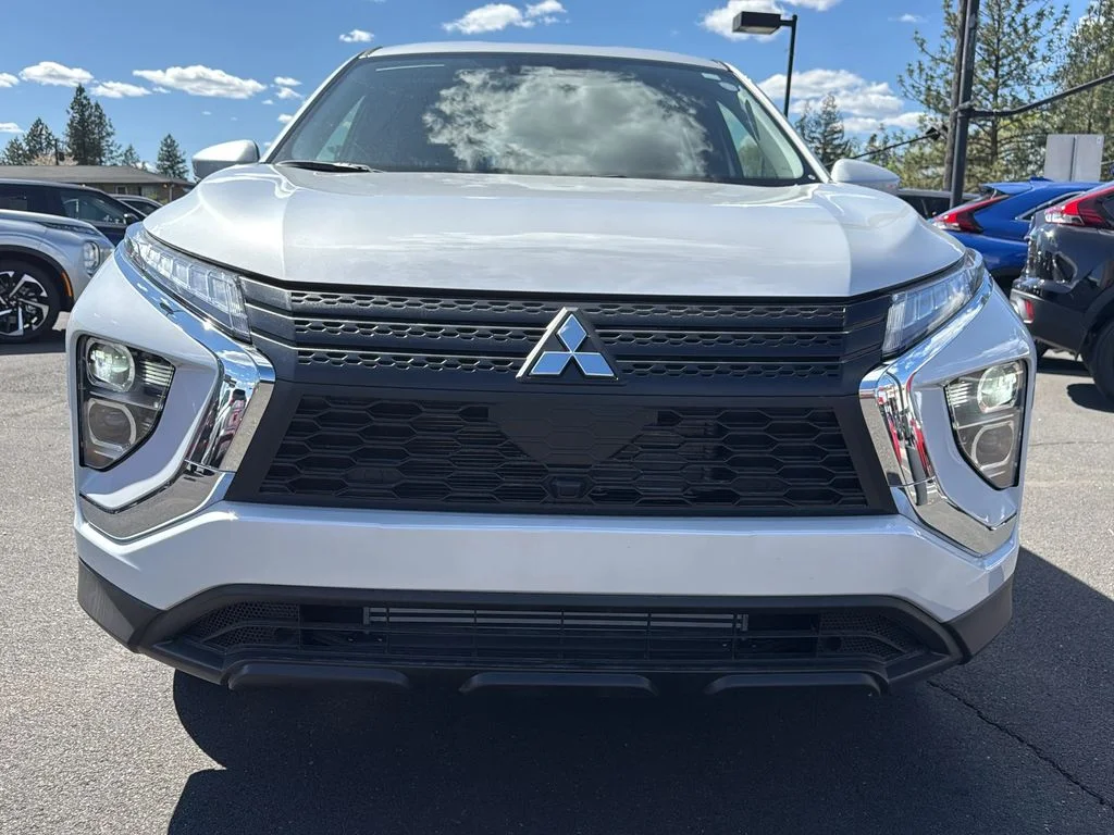 New 2026 White Diamond Mitsubishi ES image 31