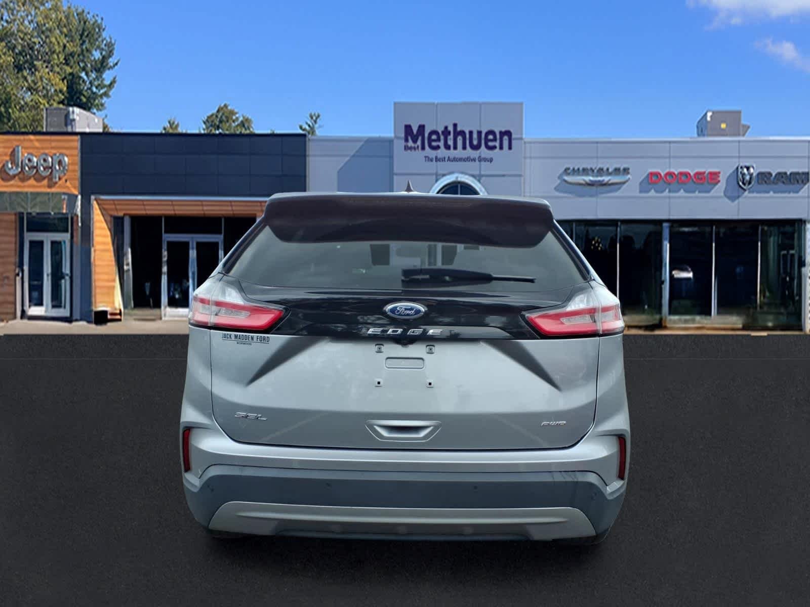Used 2023 Iconic Silver Ford SEL image 5
