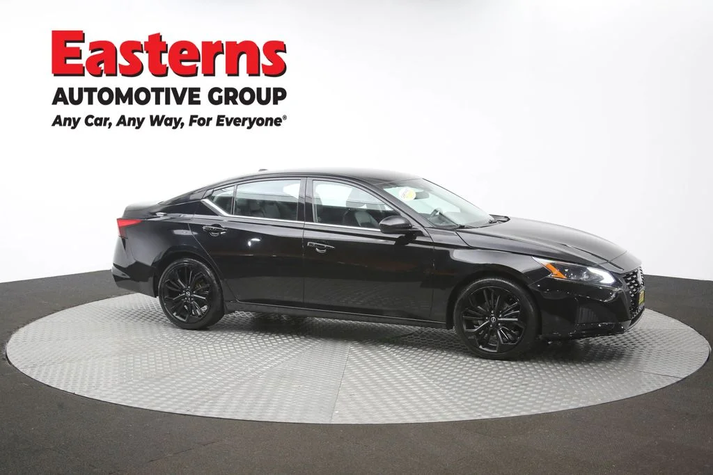 Used 2024 Black Nissan 2.5 SR image 48