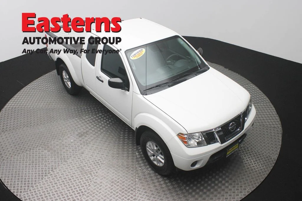 Used 2021 White Nissan SV image 3
