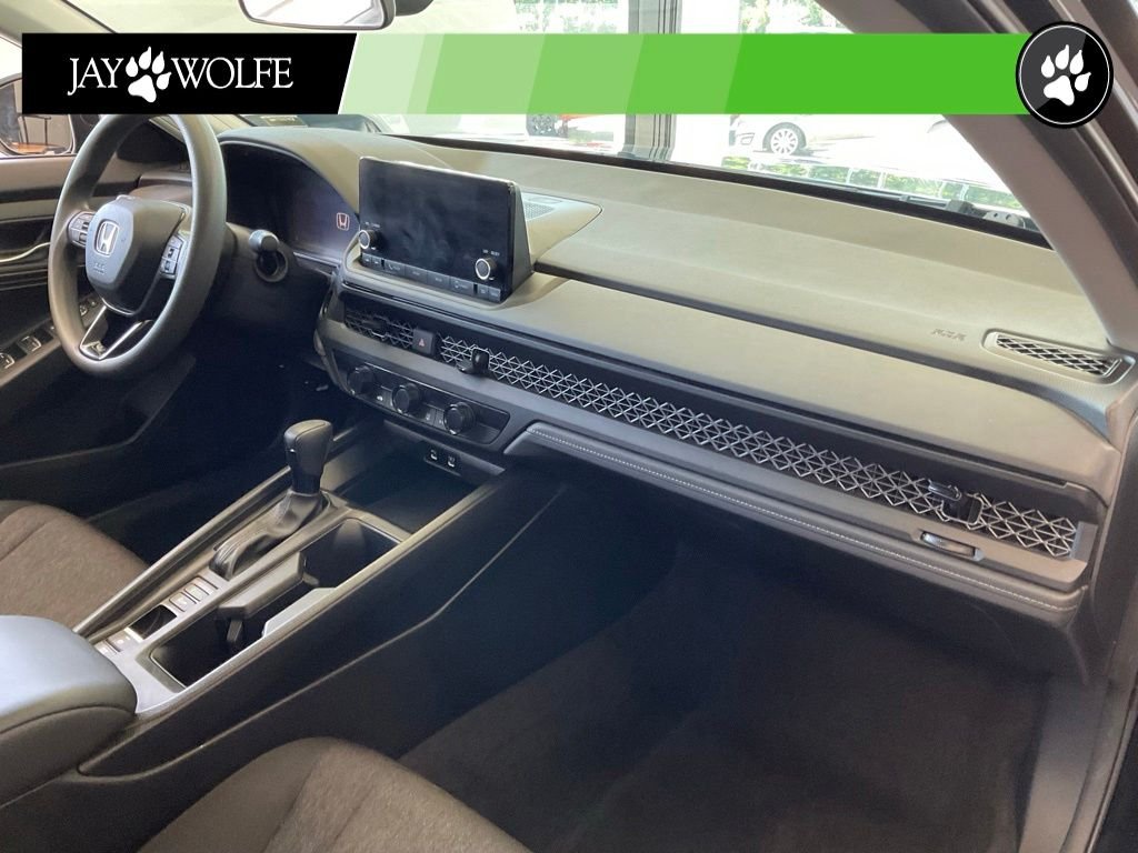 Used 2023  Honda LX image 16