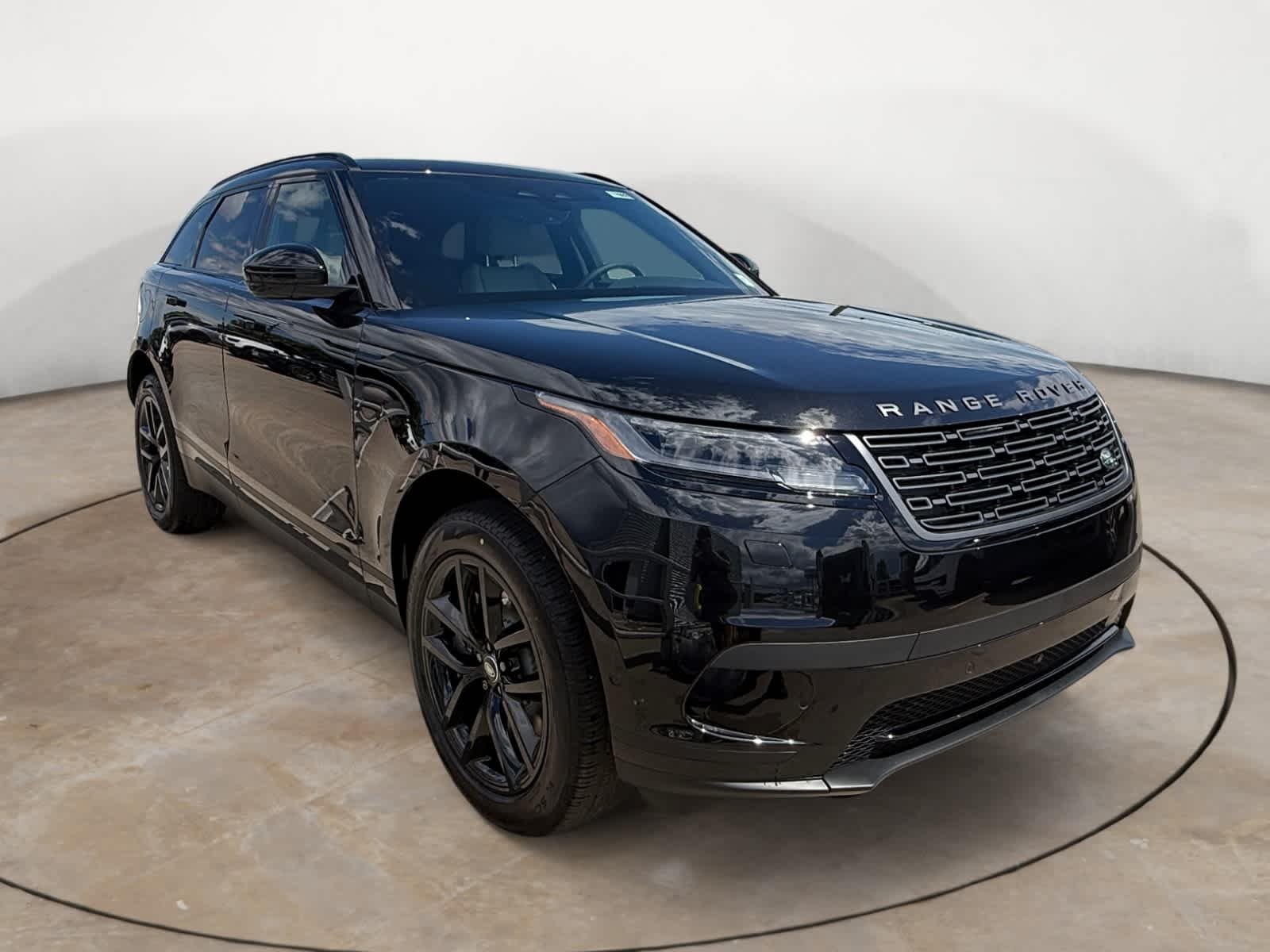 New 2026 Santorini Black Land Rover S image 7