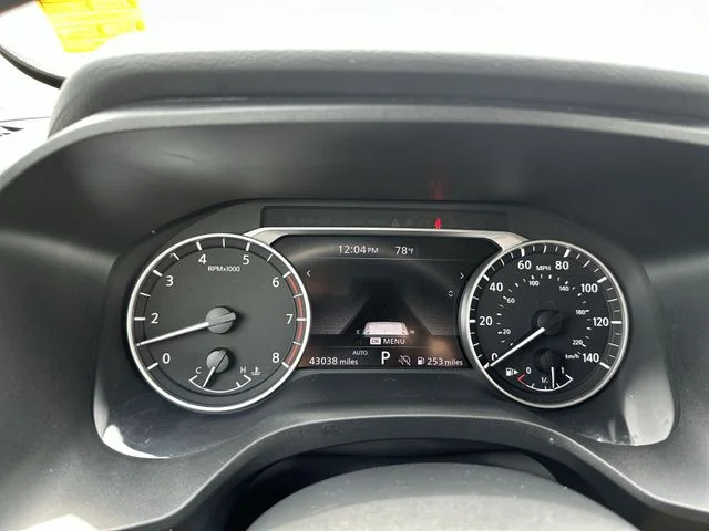 Used 2024 Gray Nissan SV image 12