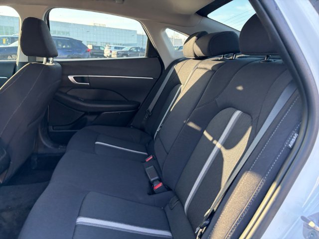Used 2025 White Hyundai SEL image 22