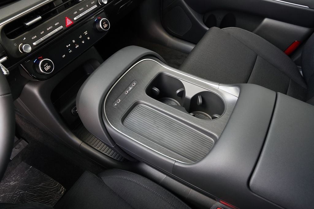 New 2026 Creamy White Pearl Hyundai SE image 42