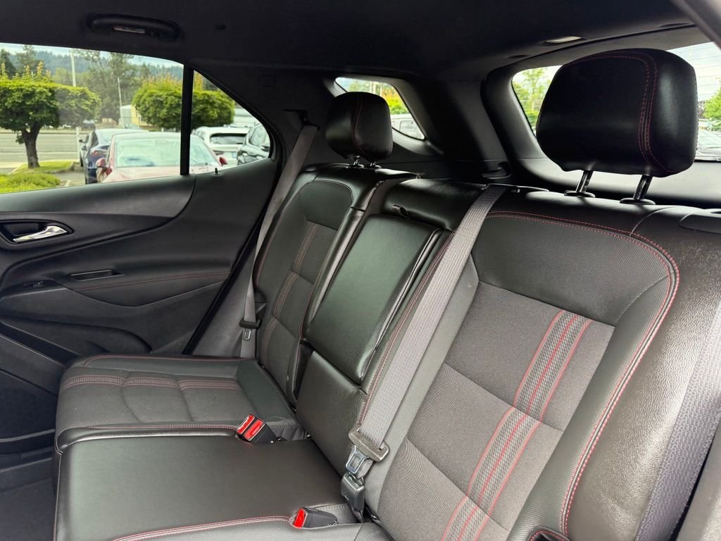 Used 2022 Summit White Chevrolet RS image 29