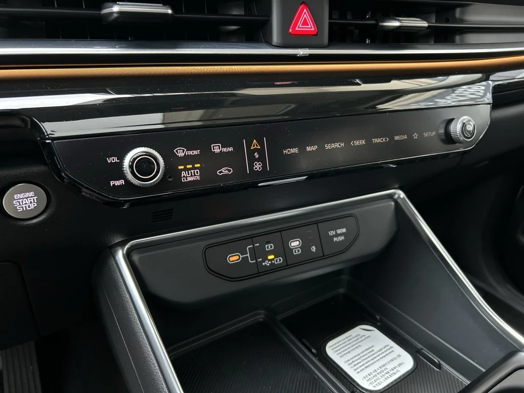 New 2026 Snow White Pearl Kia SX Prestige image 23
