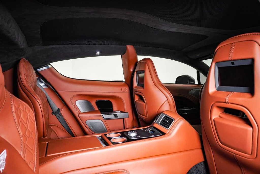 Used 2015 Meteorite Silver Aston Martin  image 19