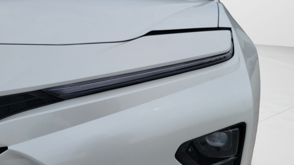 New 2026 Oxygen White <sup>1</sup> Toyota  Limited image 9