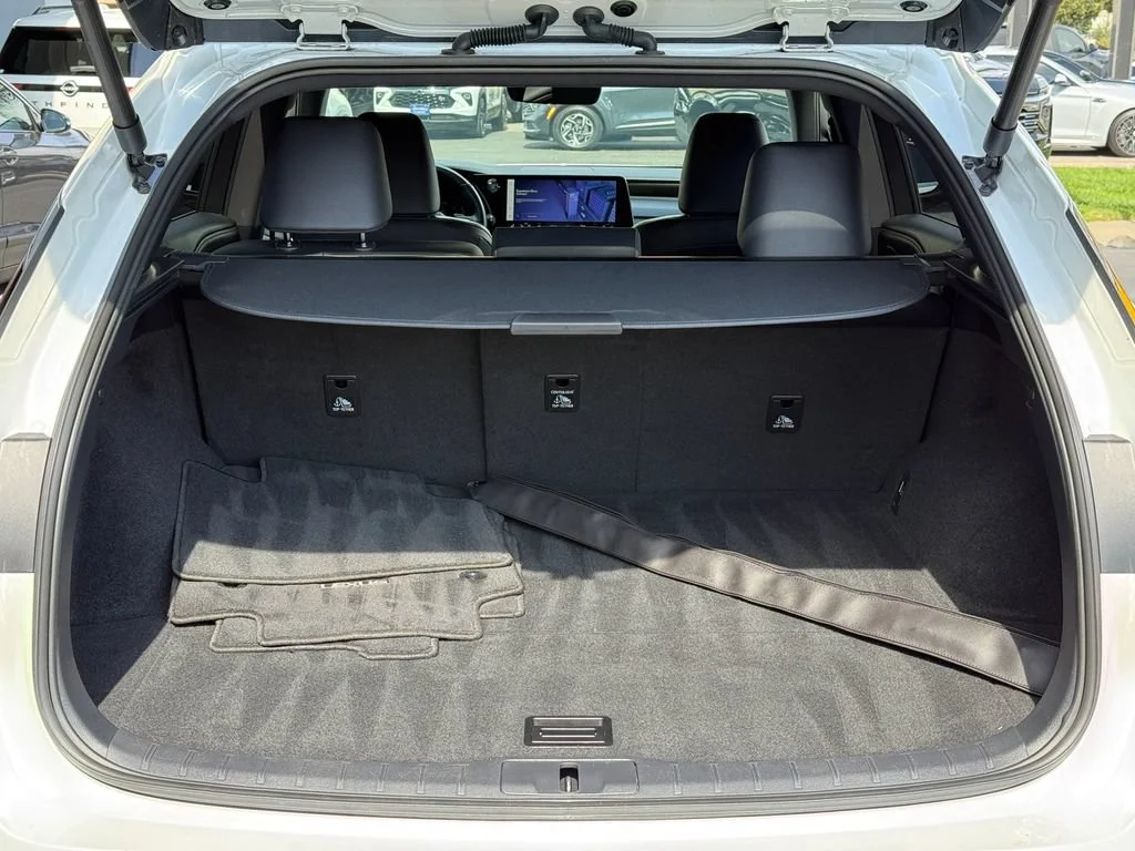Used 2024 White Lexus RX 350 image 12