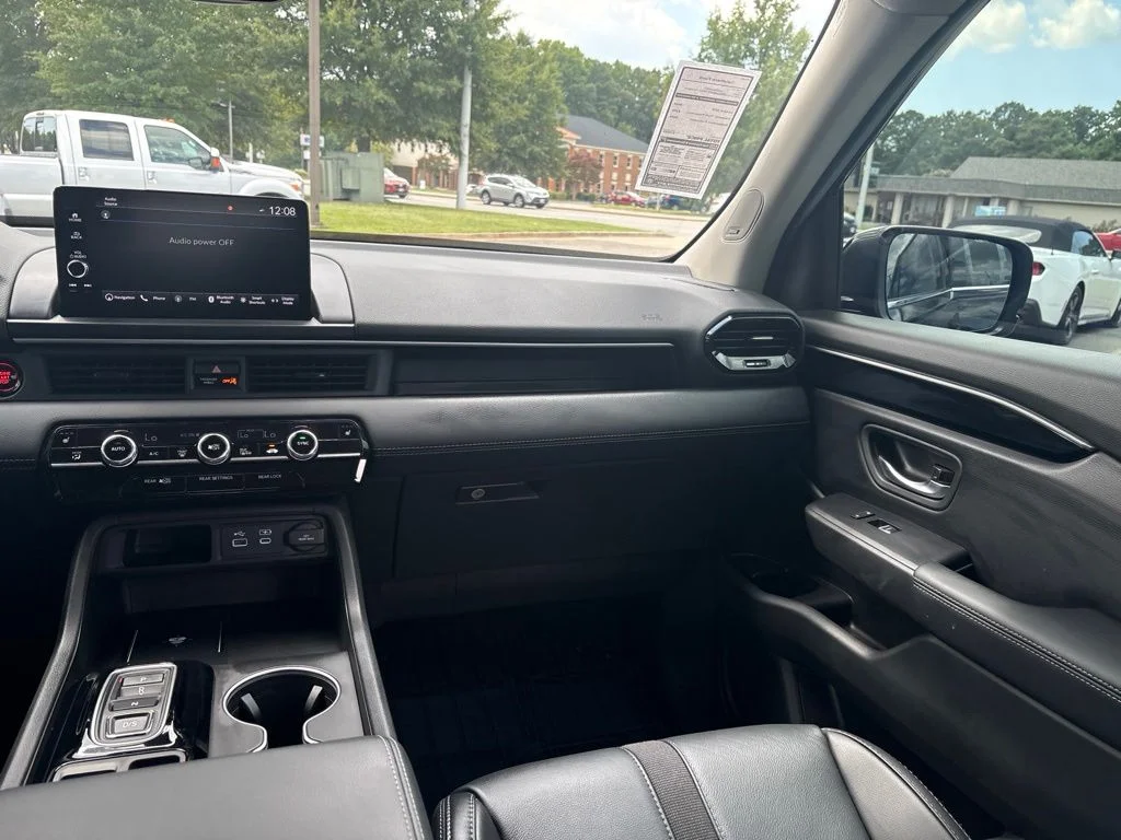 Used 2025 Black Honda Touring image 9