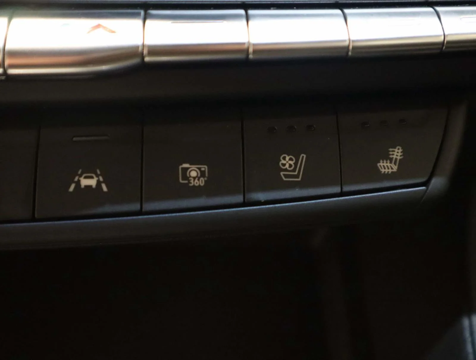 Used 2024 Silver Cadillac V-Series image 34