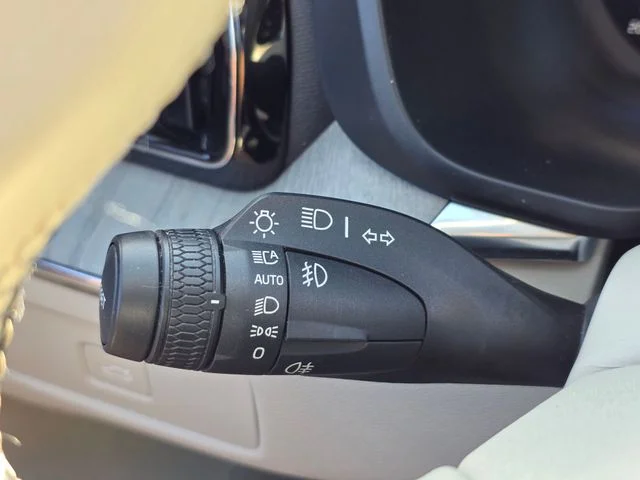 2023 Volvo XC60 Plus - Photo 40