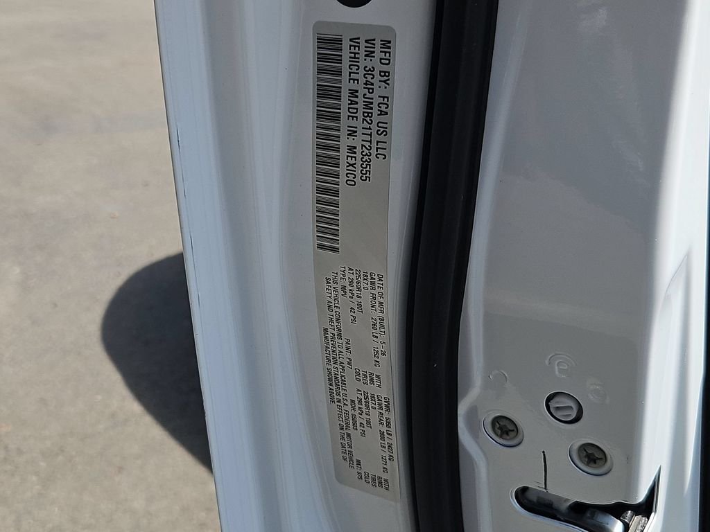 New 2026 Bright White Clear-Coat Exterior Paint Jeep Limited image 28