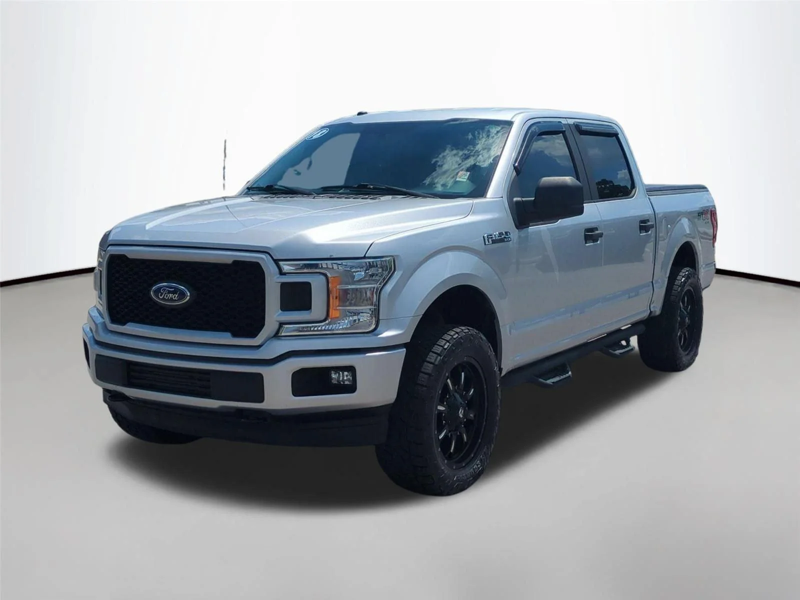 Used 2018 Ingot Silver FORD  image 1