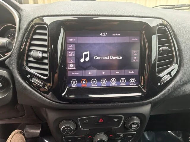 Used 2020 Gray Jeep Limited image 23
