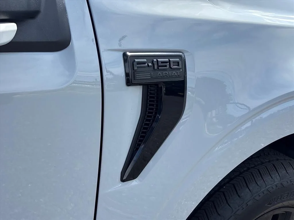 Used 2024 Gray Ford Lariat image 11