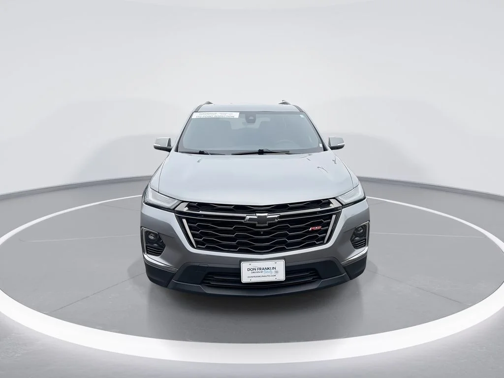 Used 2023 Gray Chevrolet RS image 3