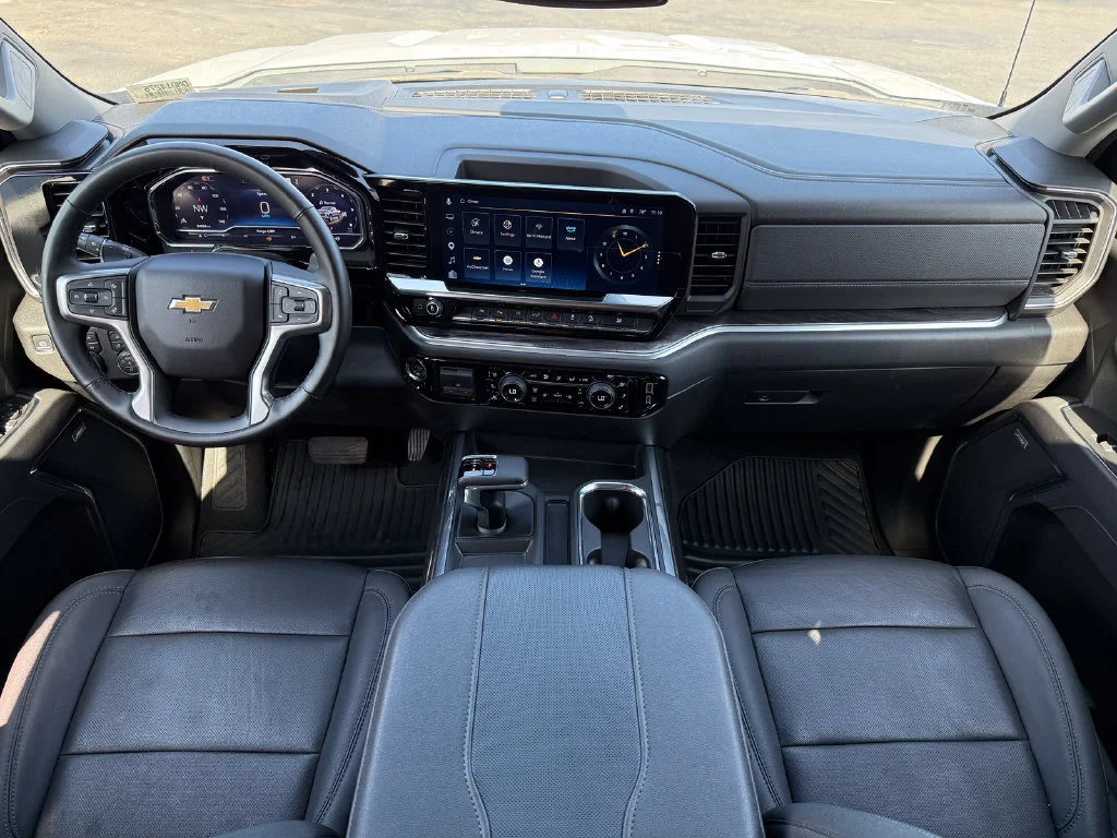 Used 2025 Summit White Chevrolet LTZ image 20