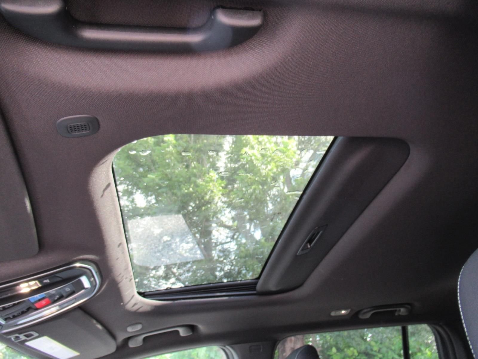 New 2026 Baltic Gray Metallic Clear-Coat Exterior Paint Jeep Laredo X image 19