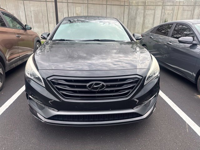 Used 2015 Black Hyundai Sport 2.0T image 2