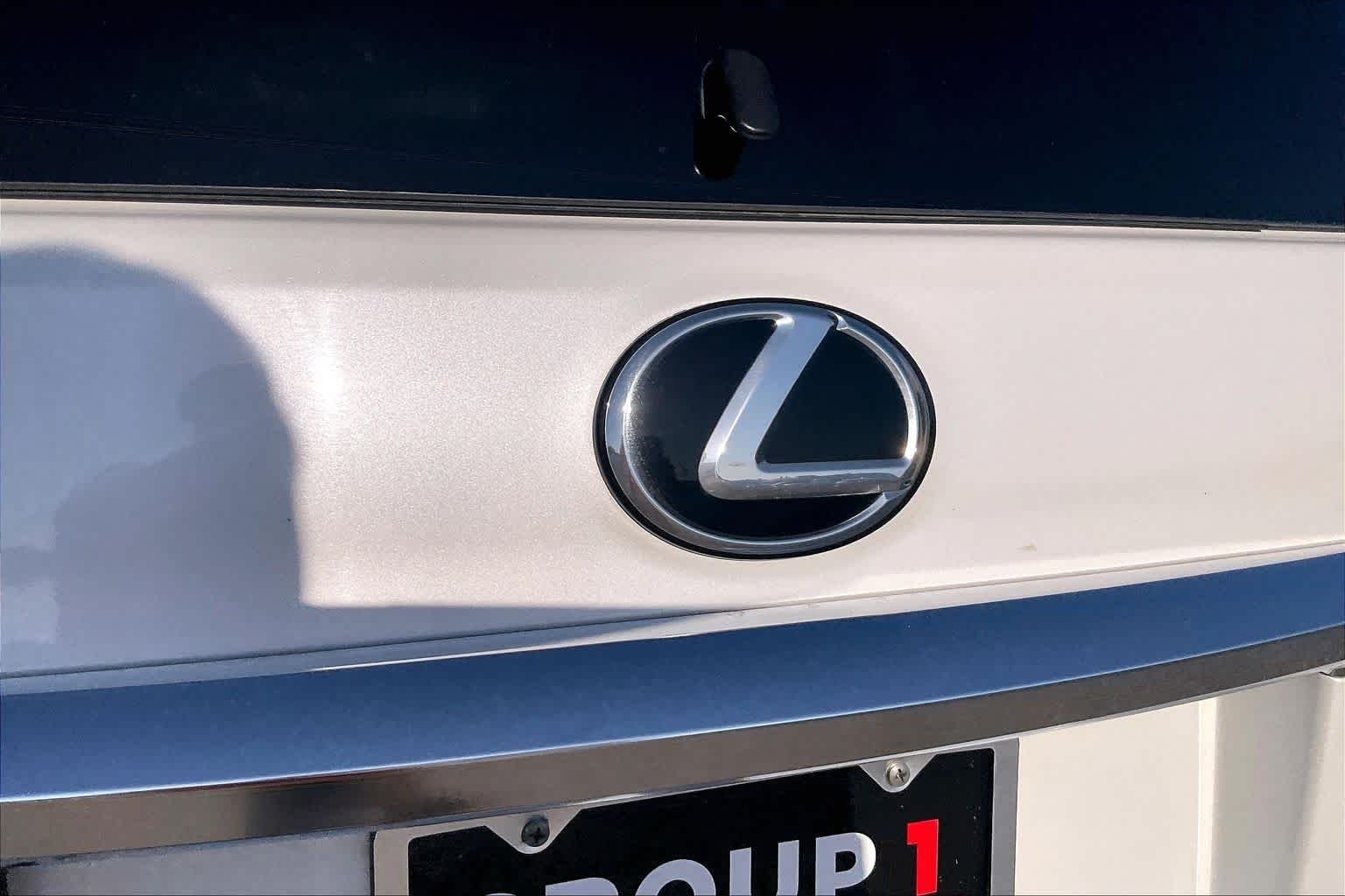Used 2022 Starfire Pearl Lexus Luxury image 31