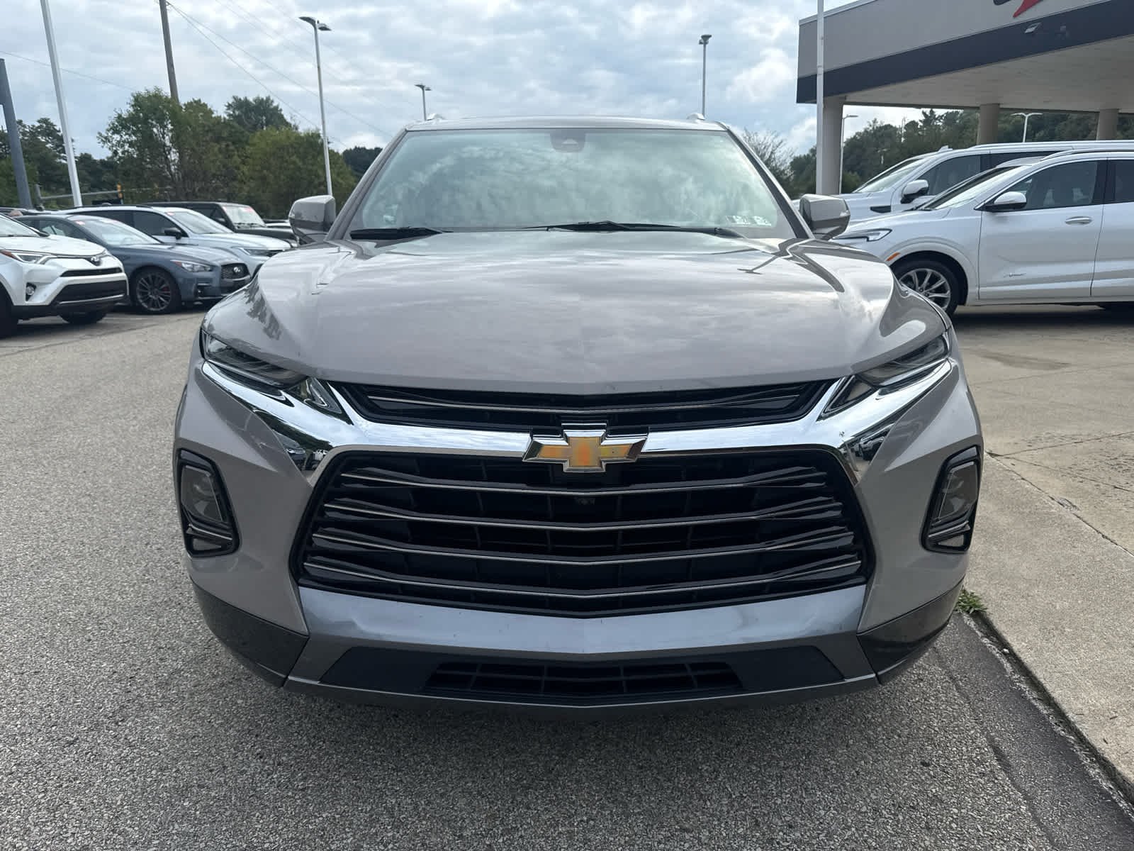 Used 2022 PEWTER METALLIC Chevrolet Premier image 2