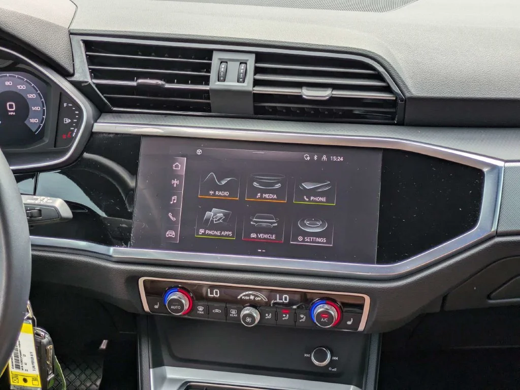 Used 2022  Audi Premium image 18