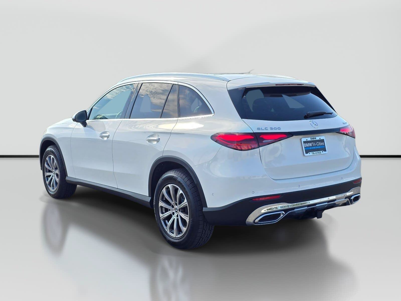 Used 2025 Polar White Mercedes-Benz GLC 300 image 3