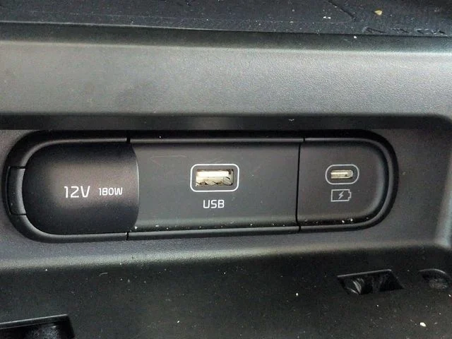 Used 2025 White Kia S image 22