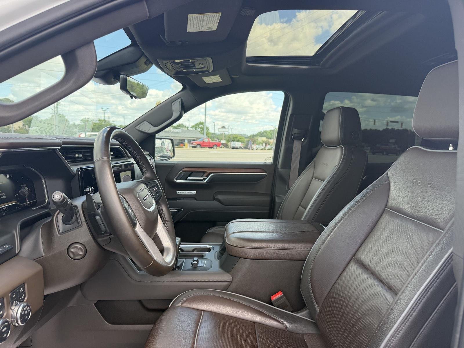 Used 2023 White Frost Tricoat GMC Denali image 18