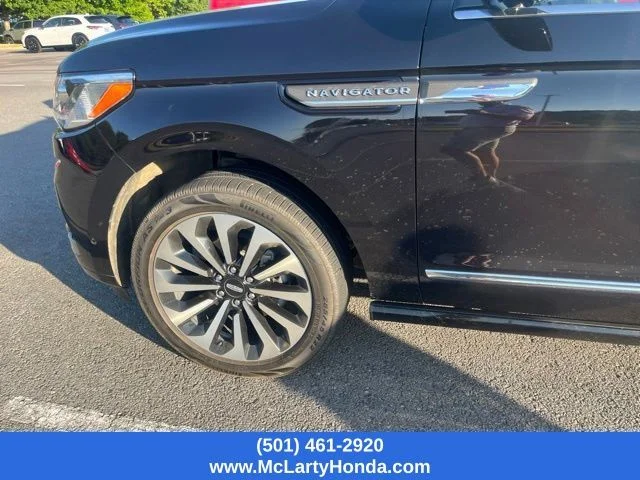 Used 2022 Black Metallic Lincoln Reserve image 9