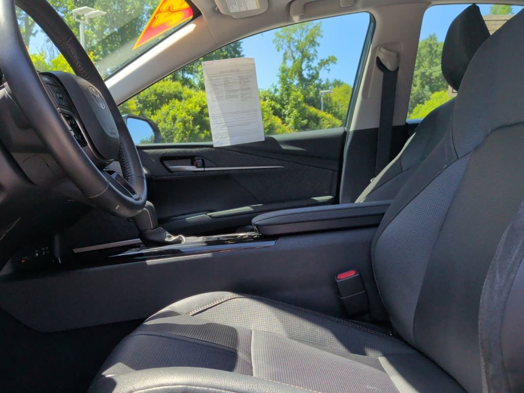 Certified Used 2025  Toyota XLE image 12