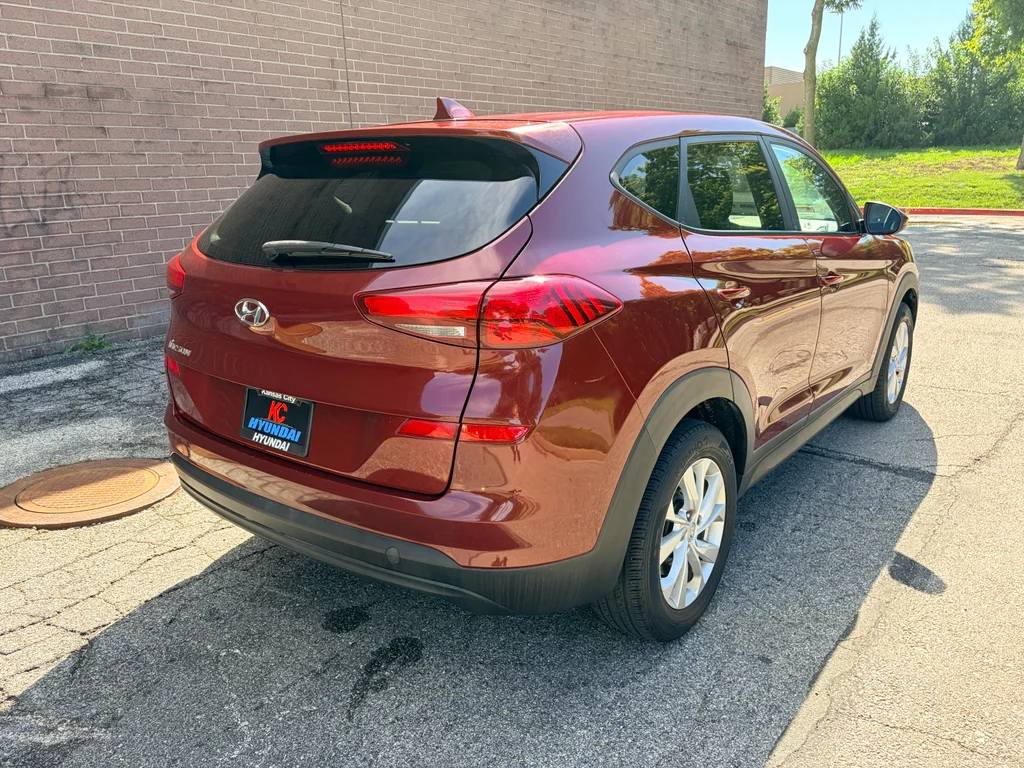 Used 2019 Gemstone Red Hyundai SE image 5