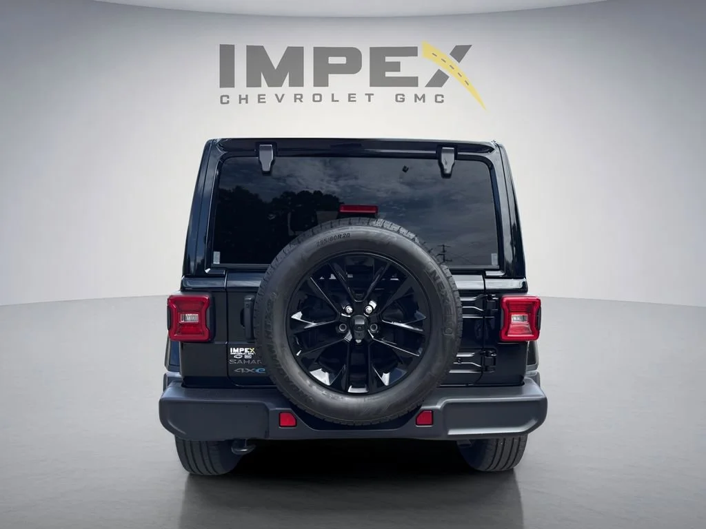 Used 2025 Black Jeep Sahara image 4