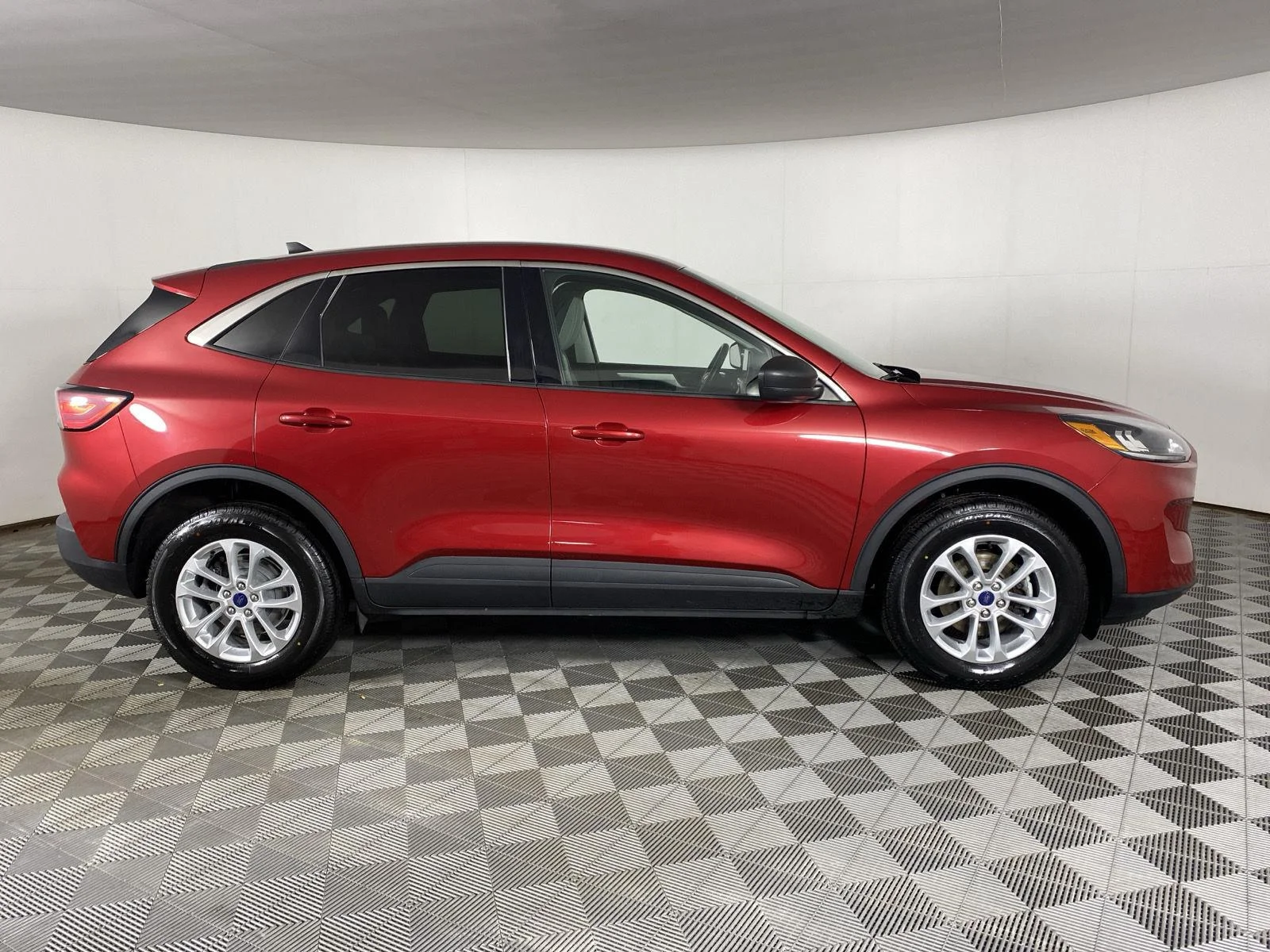 Used 2022 Rapid Red Metallic Tinted Clearcoat Ford  image 18