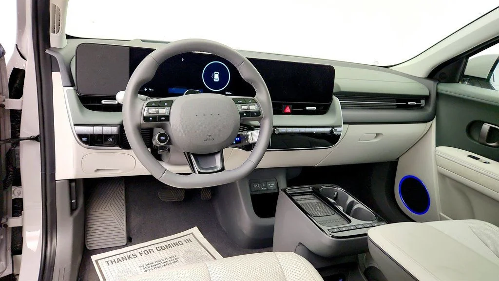 Used 2025 Cyber Gray Hyundai Limited AWD image 12