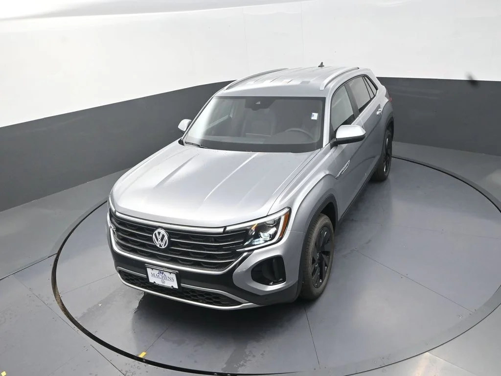 New 2026 Silver Volkswagen 2.0T SE w/Technology image 16