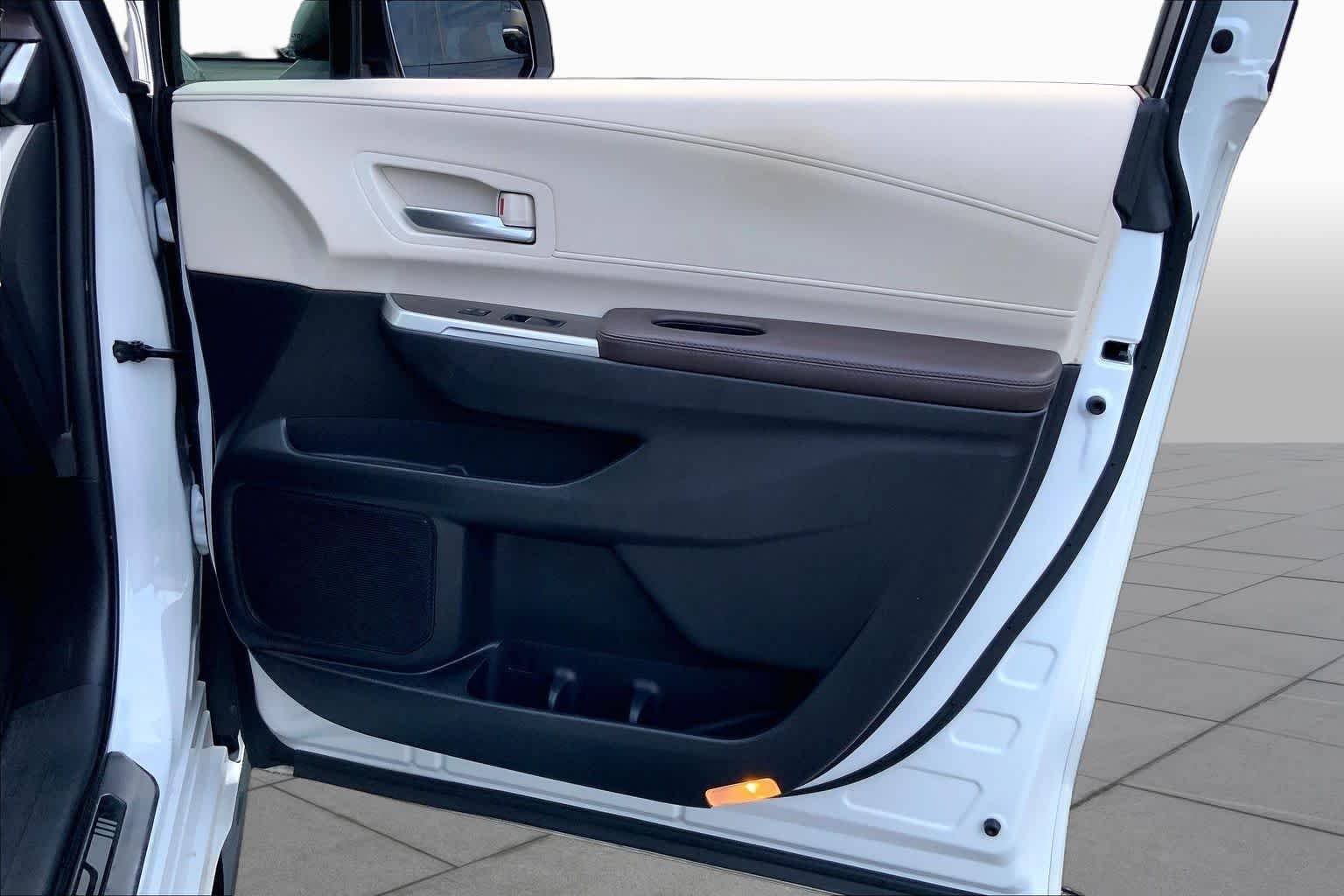 Used 2023 Wind Chill Pearl Toyota Platinum image 20