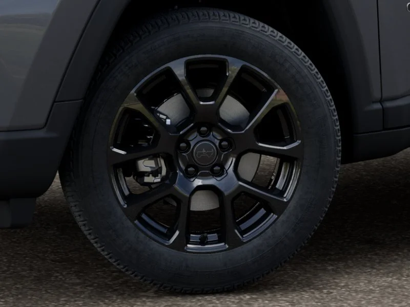 New 2026 Sting-Gray Clearcoat Jeep Latitude image 4