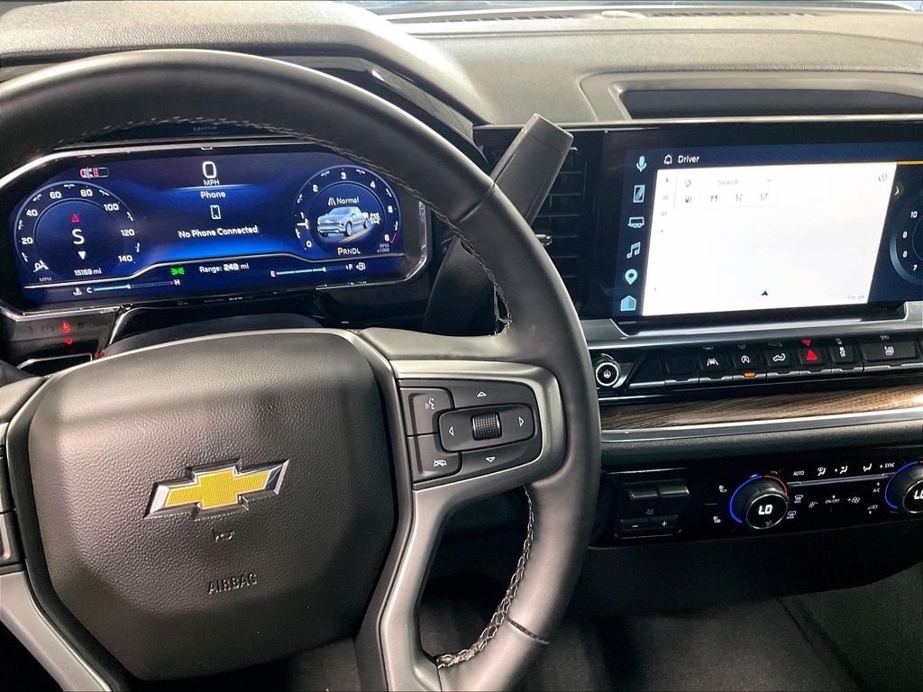 Used 2025 Summit White Chevrolet LT image 18