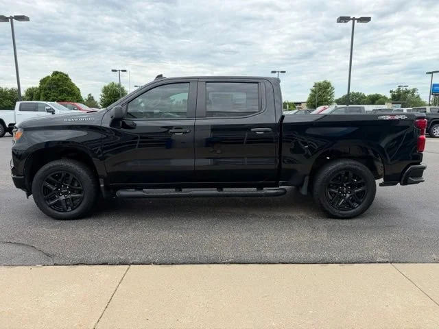 Used 2022 Black Chevrolet Custom image 4