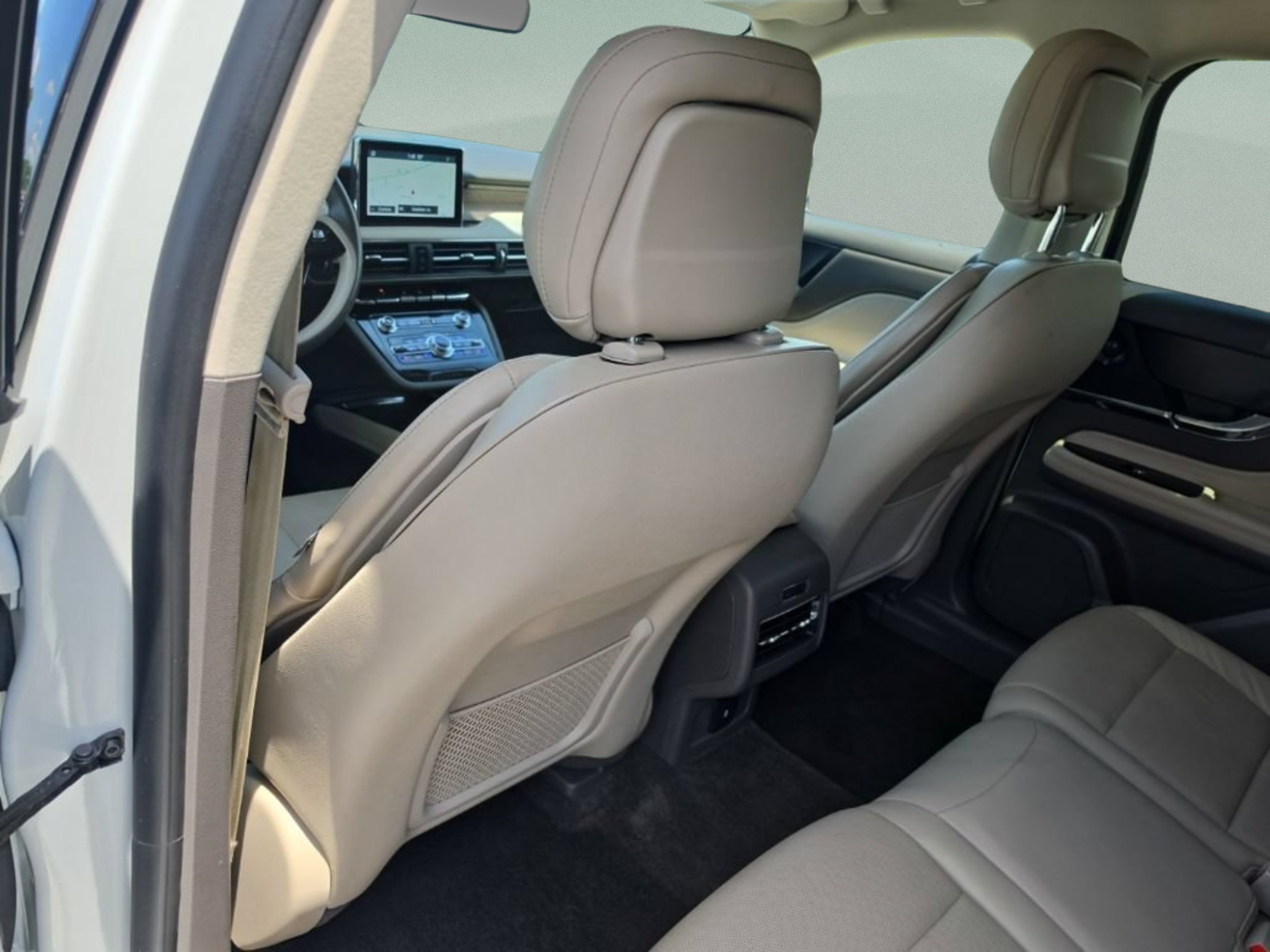 Used 2020 White Lincoln Reserve image 22