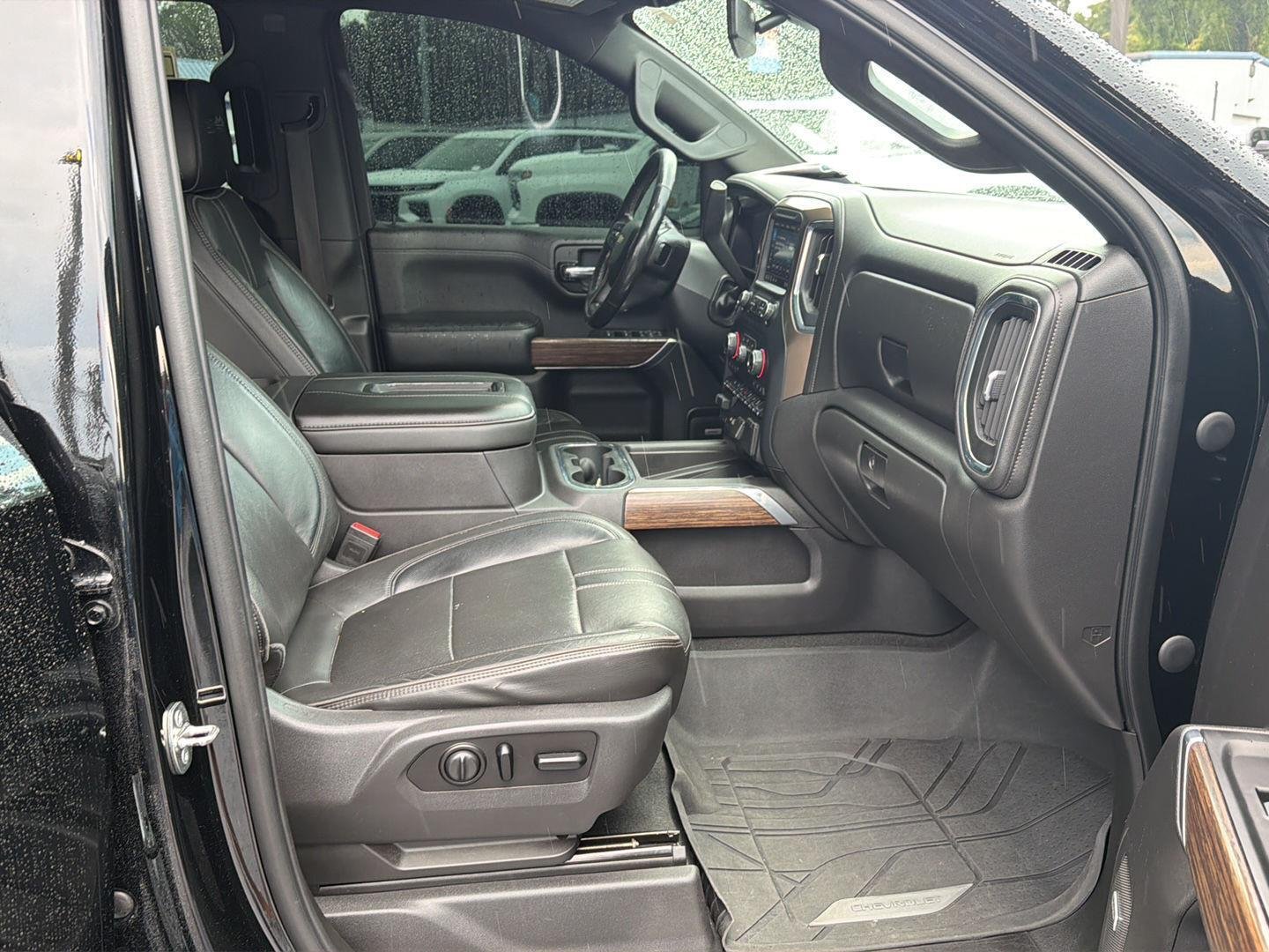 Used 2020 Black Chevrolet High Country image 14