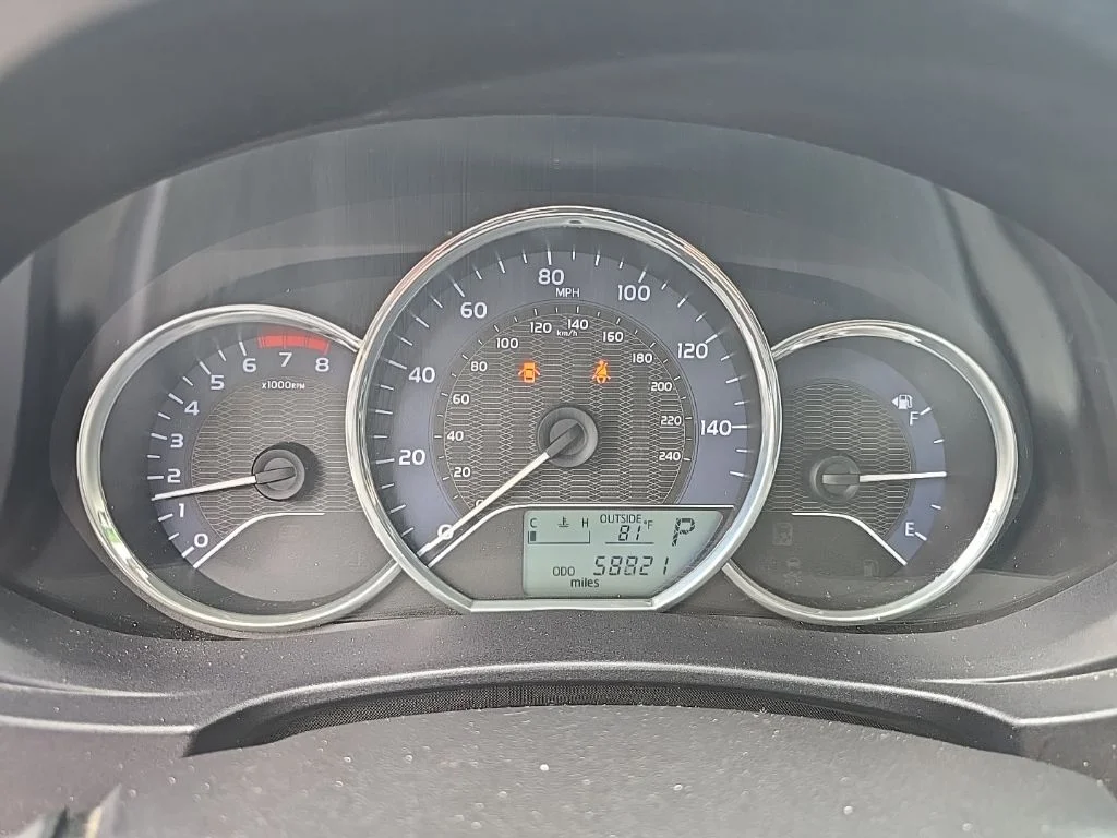 Used 2014 White Toyota L image 15